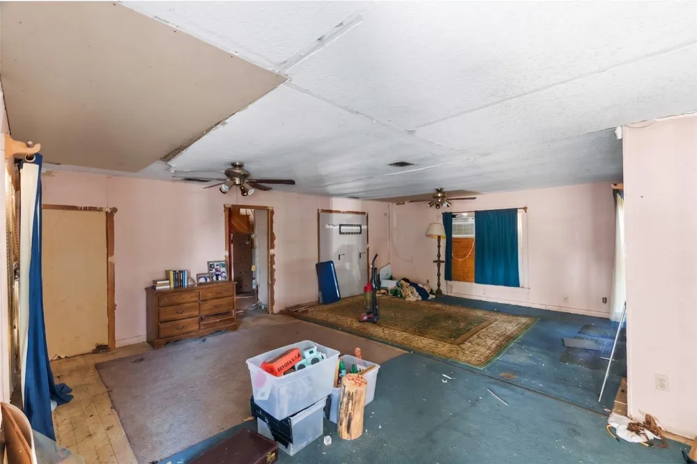 212 E Avenue B Robstown, TX 78380