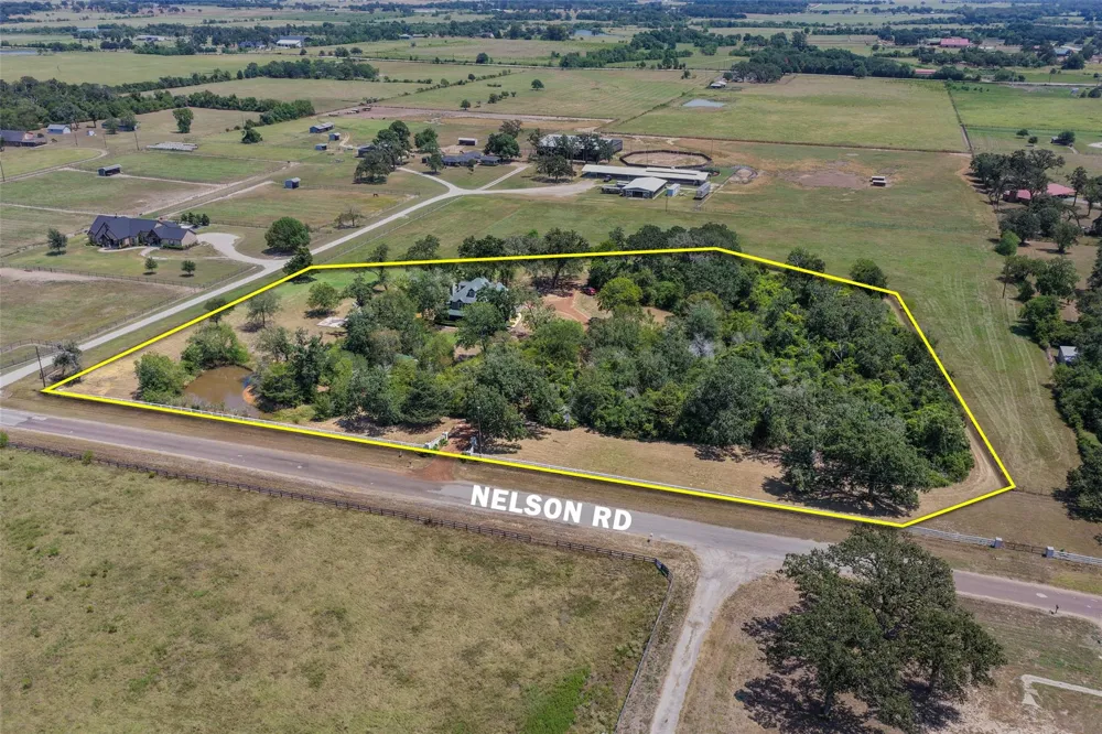 25948 Nelson Road Hempstead, TX 77445