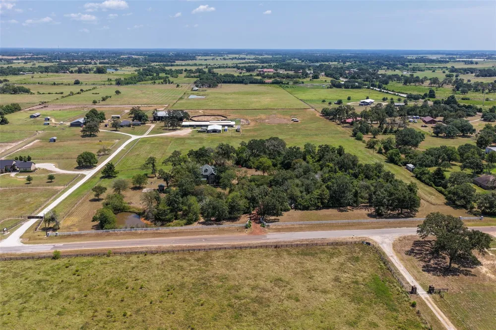 25948 Nelson Road Hempstead, TX 77445