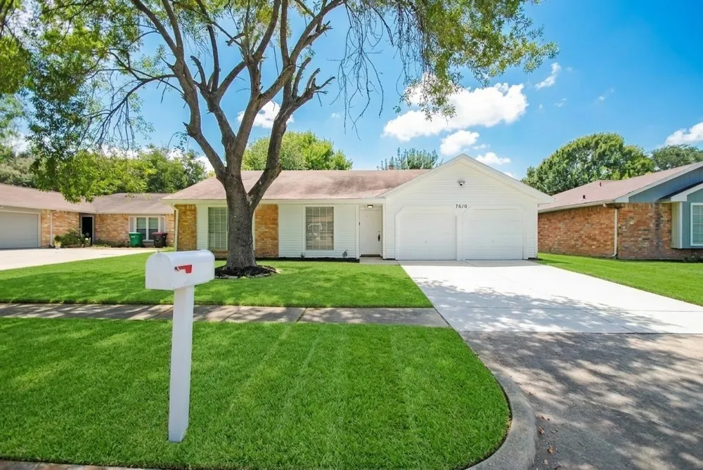7010 Tara Drive Richmond, TX 77469