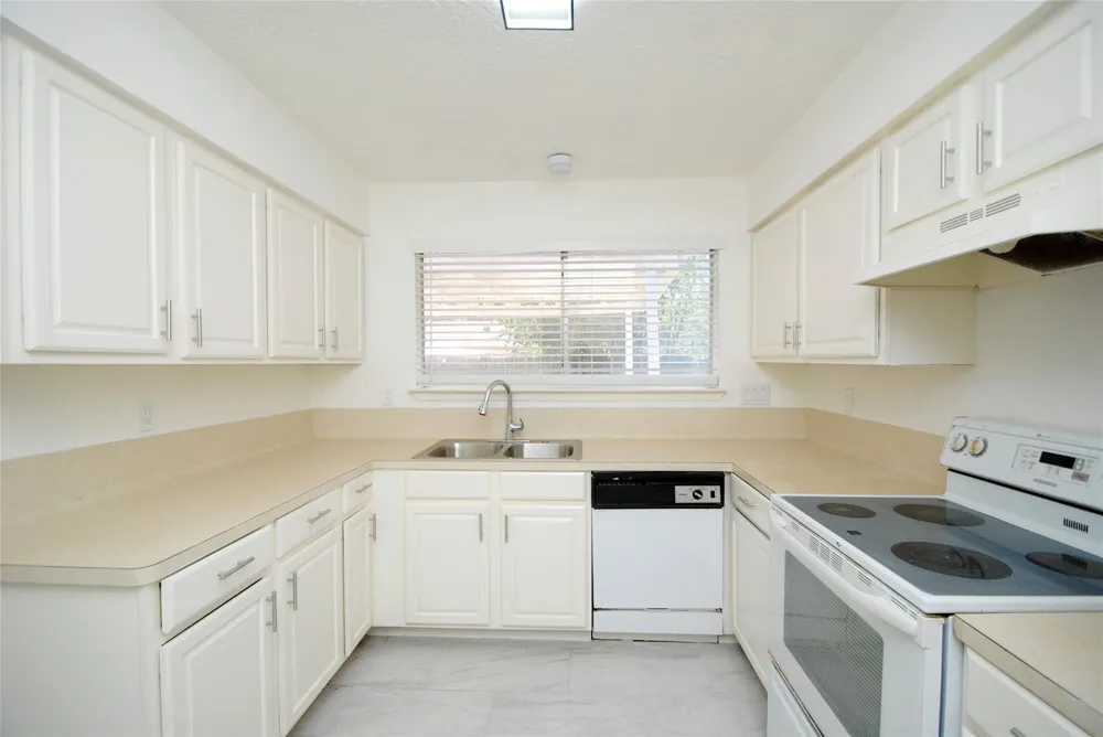 7010 Tara Drive Richmond, TX 77469