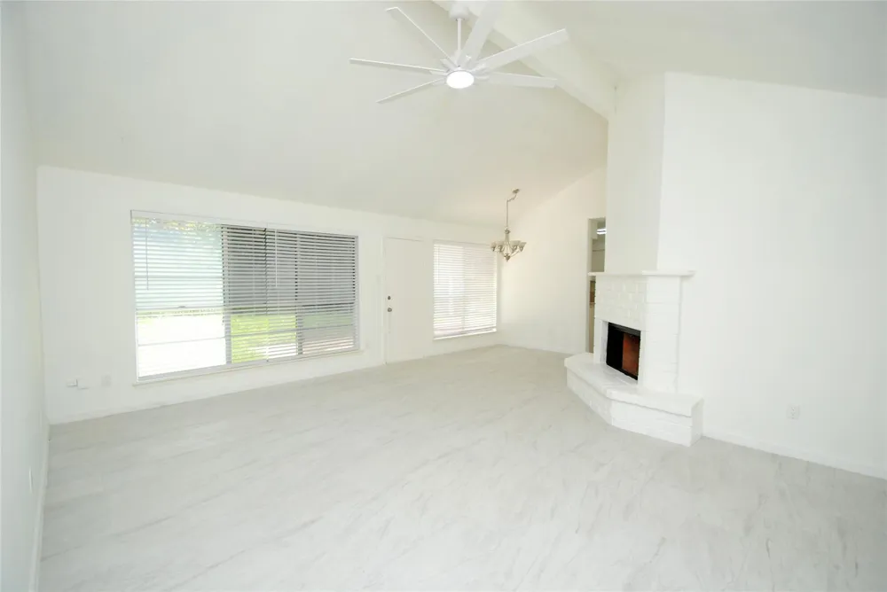 7010 Tara Drive Richmond, TX 77469