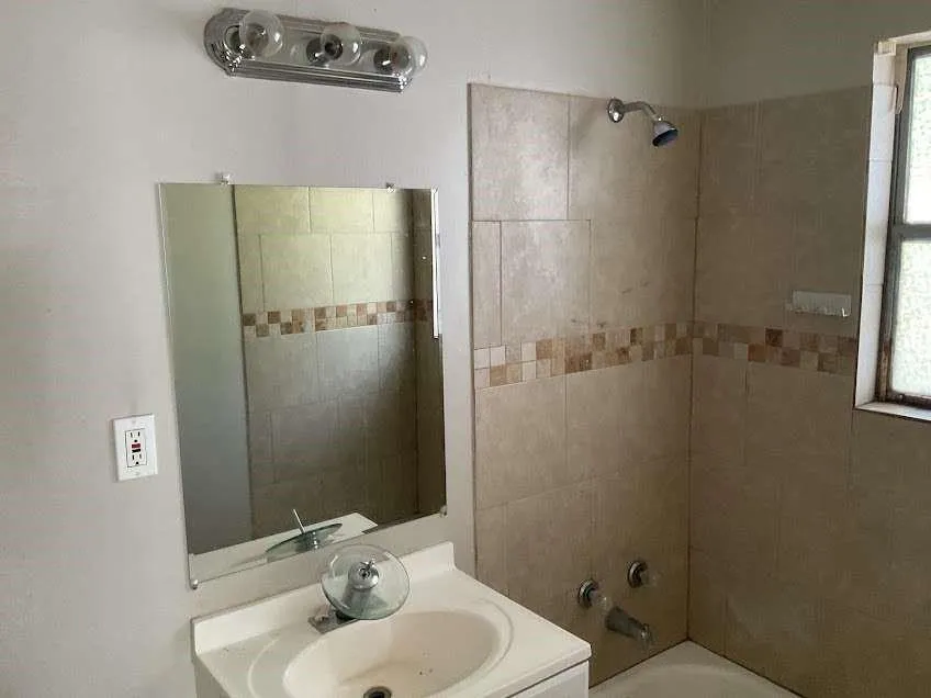 401 Farrer Street Angleton, TX 77515