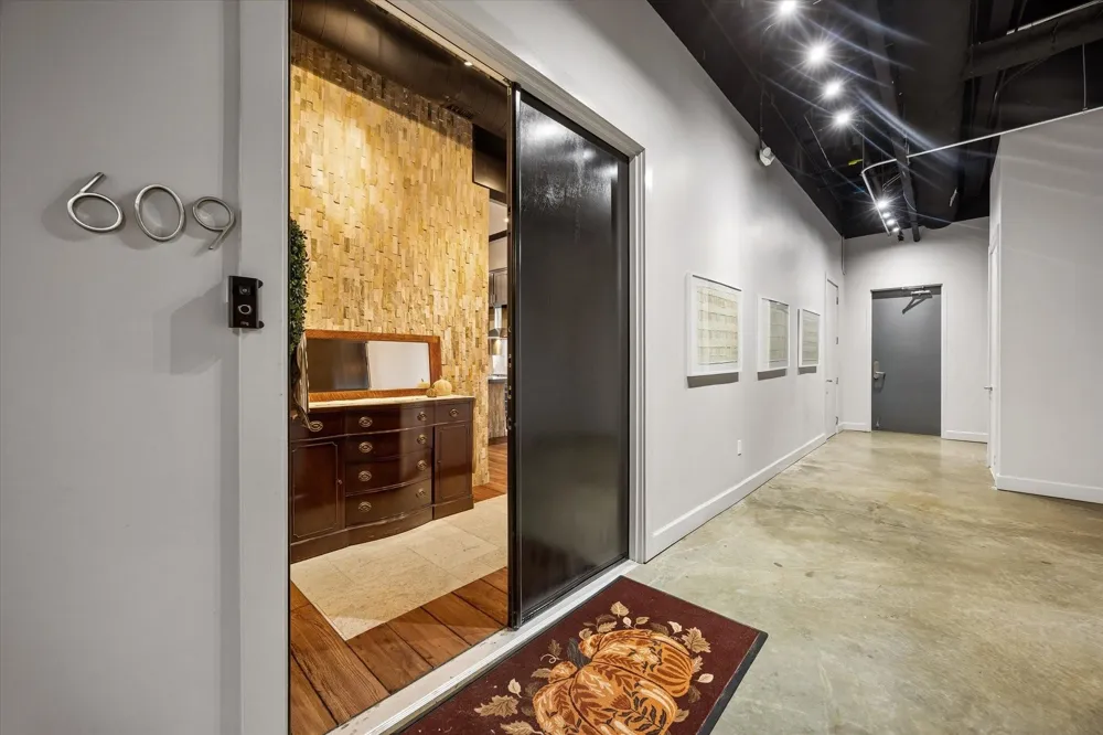 1111 Studewood Street #609 Houston, TX 77008