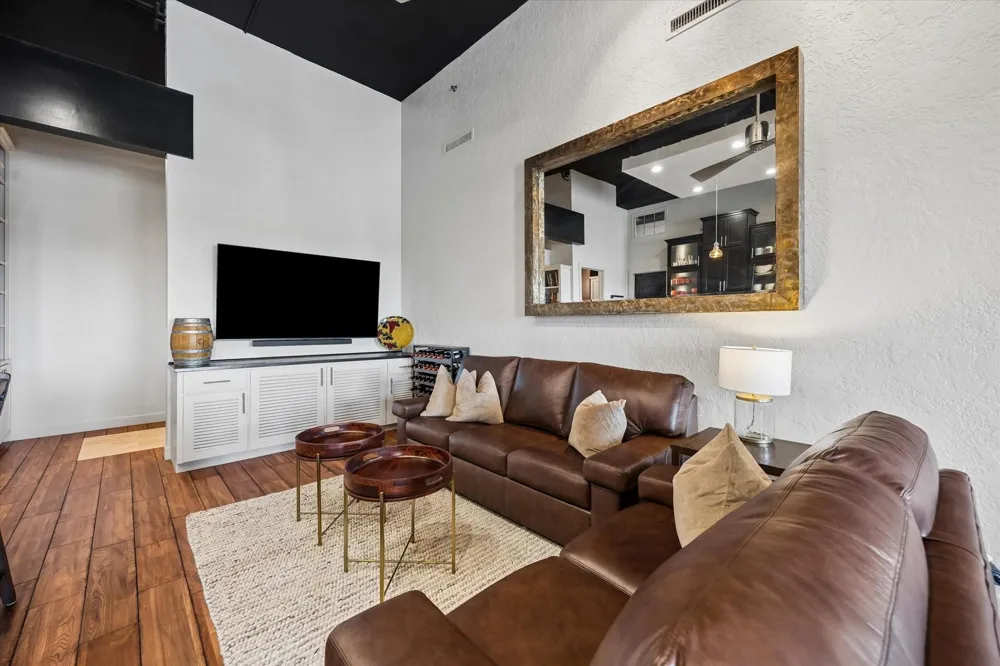 1111 Studewood Street #609 Houston, TX 77008