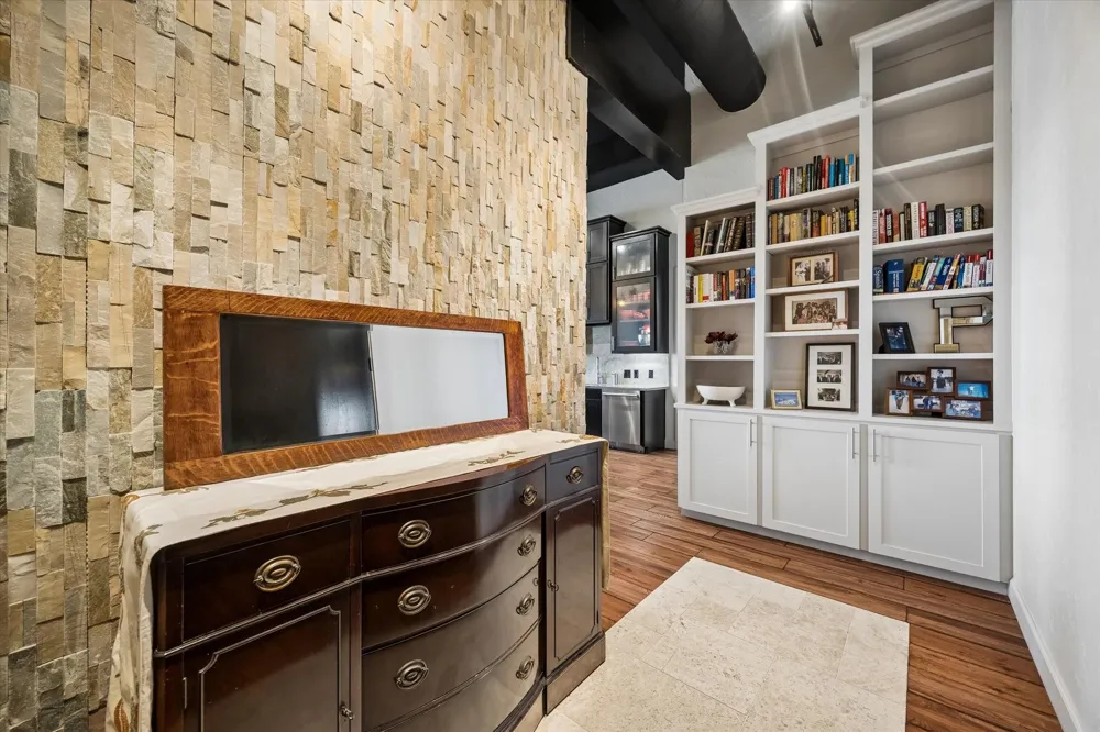1111 Studewood Street #609 Houston, TX 77008