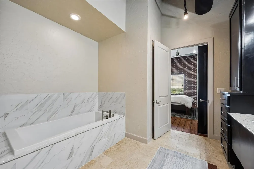 1111 Studewood Street #609 Houston, TX 77008