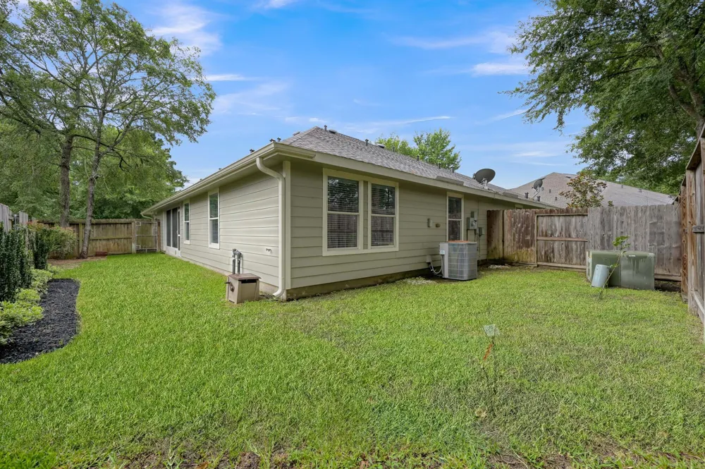 26 Greenwich Place Conroe, TX 77384