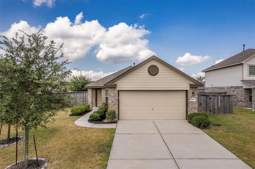 8603 River Crest Drive Baytown, TX 77521