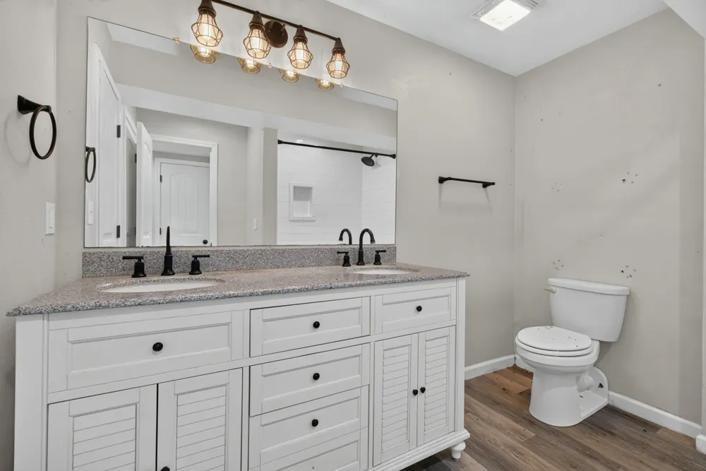 190 White Oak Circle Point Blank, TX 77364