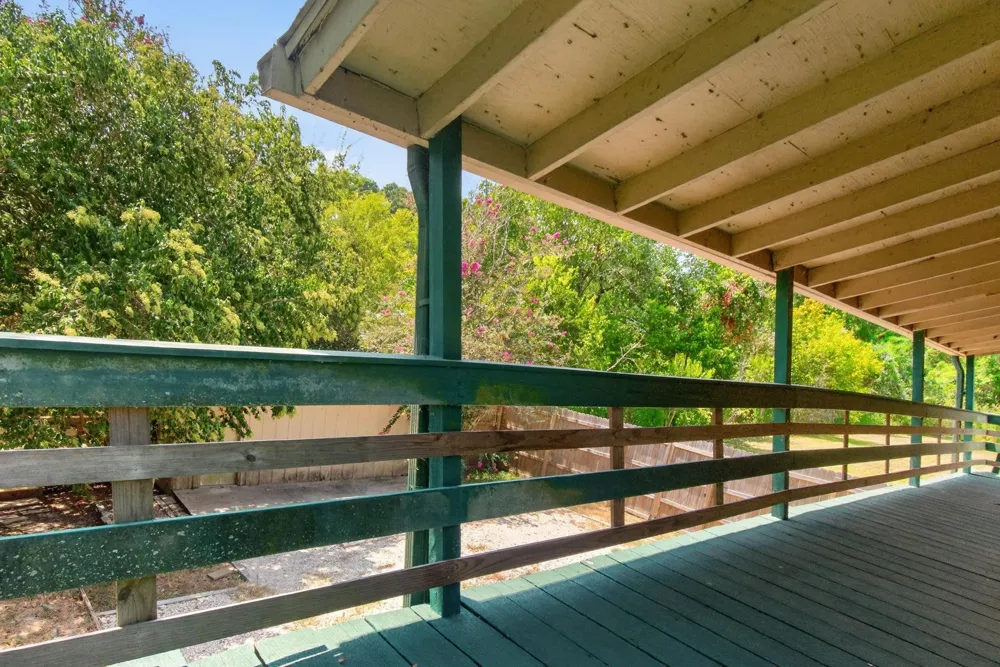 190 White Oak Circle Point Blank, TX 77364