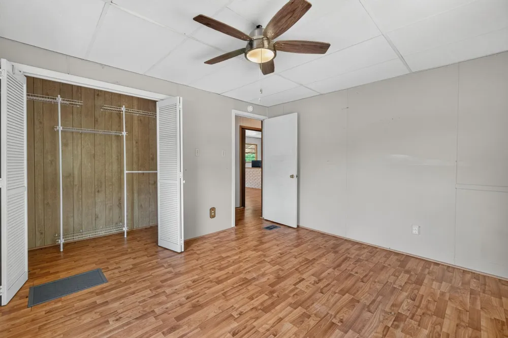 190 White Oak Circle Point Blank, TX 77364