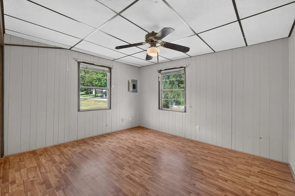 190 White Oak Circle Point Blank, TX 77364
