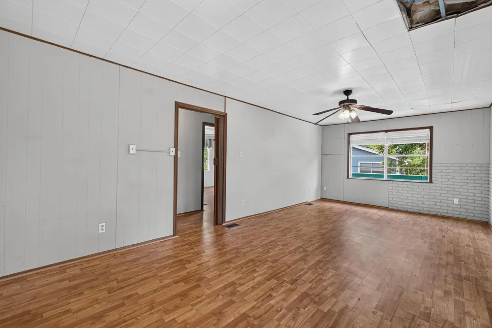 190 White Oak Circle Point Blank, TX 77364