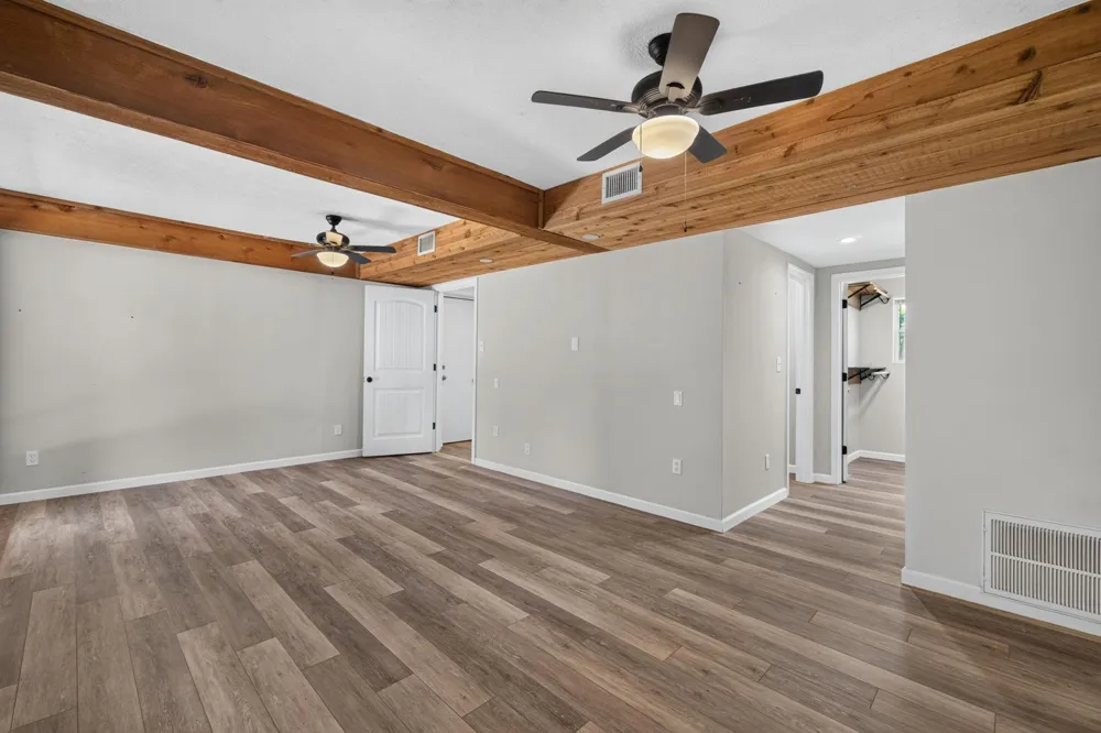 190 White Oak Circle Point Blank, TX 77364