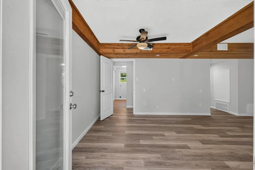 190 White Oak Circle Point Blank, TX 77364