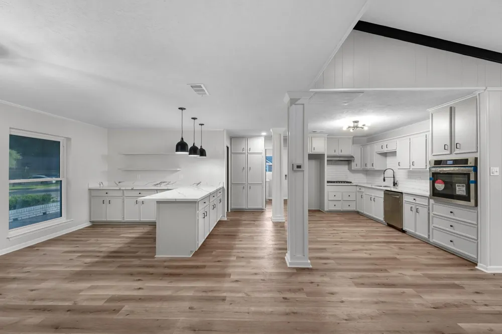 213 Westview Drive Sealy, TX 77474