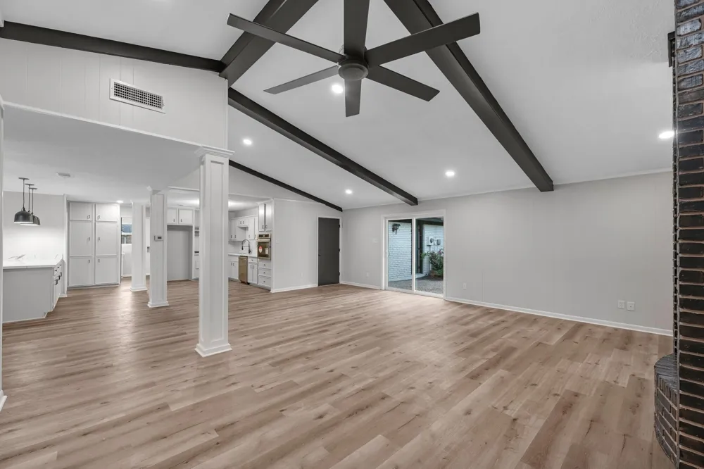 213 Westview Drive Sealy, TX 77474
