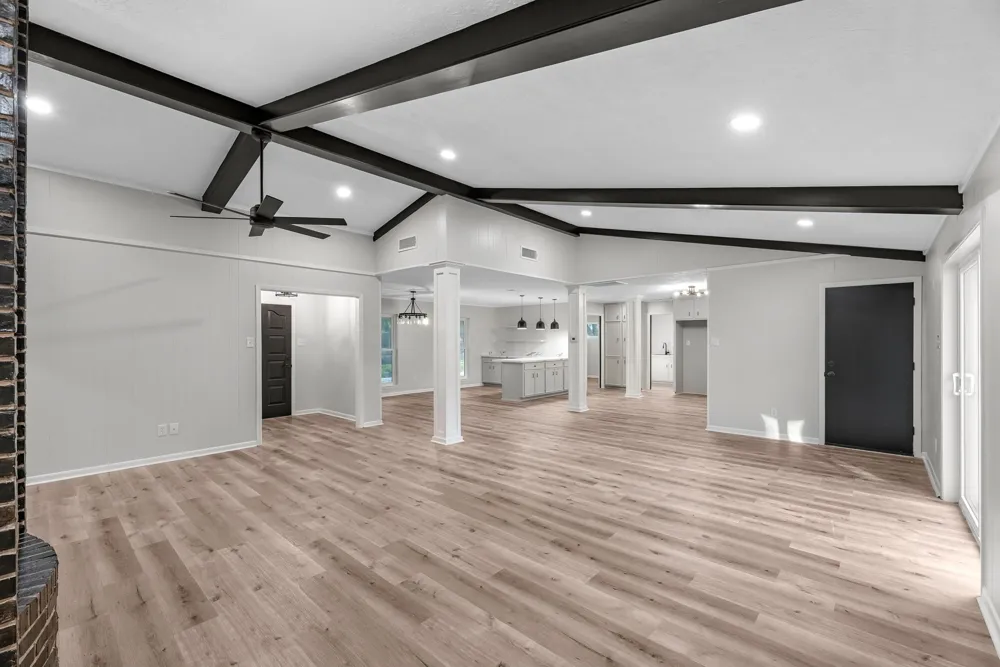 213 Westview Drive Sealy, TX 77474