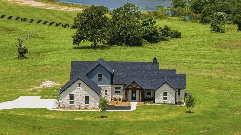 9974 Hidden Pond Drive Drive Iola, TX 77861