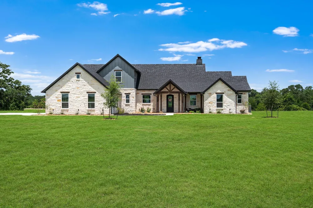 9974 Hidden Pond Drive Drive Iola, TX 77861