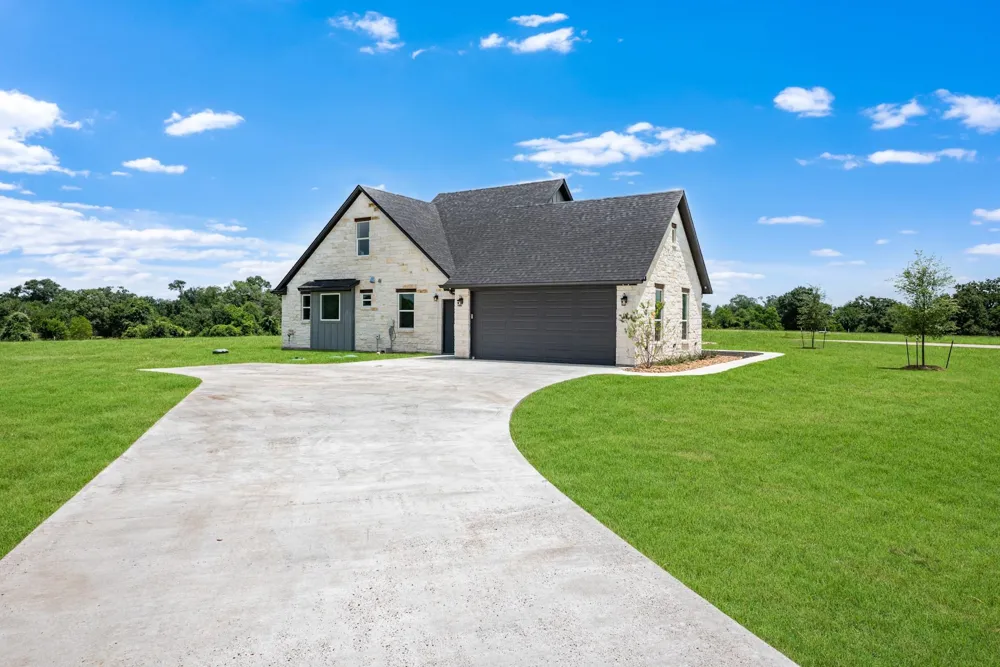 9974 Hidden Pond Drive Drive Iola, TX 77861