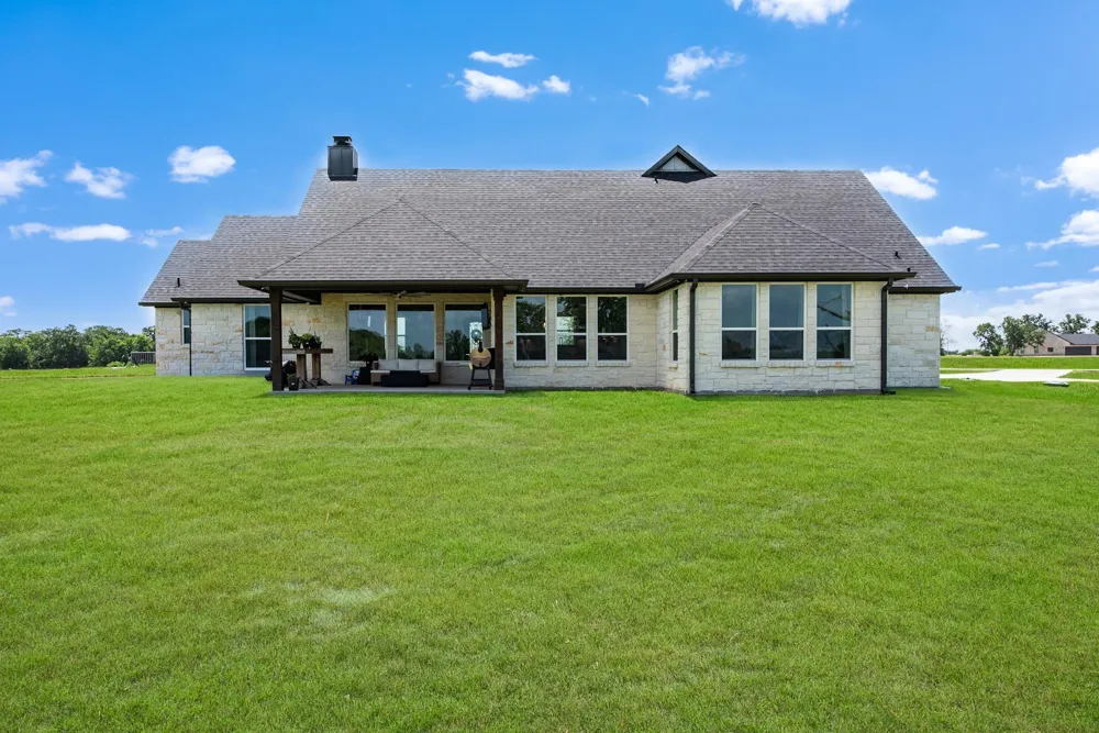 9974 Hidden Pond Drive Drive Iola, TX 77861
