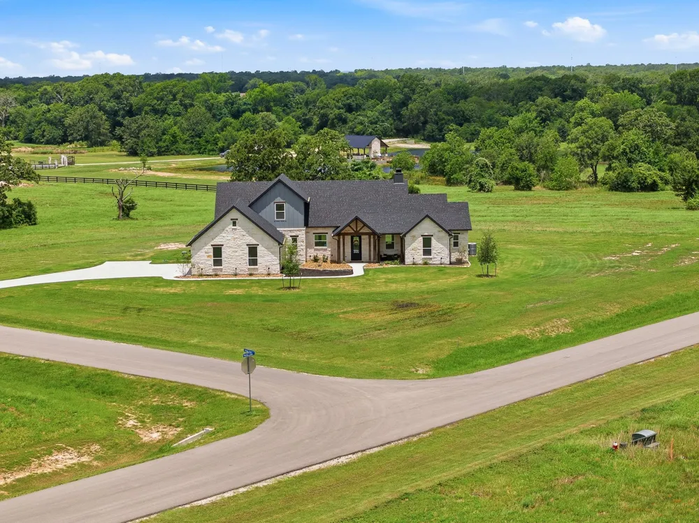 9974 Hidden Pond Drive Drive Iola, TX 77861
