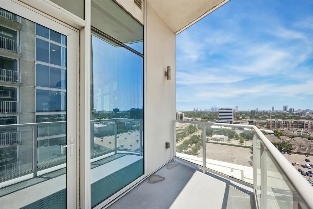 4521 San Felipe #1503 Houston, TX 77027