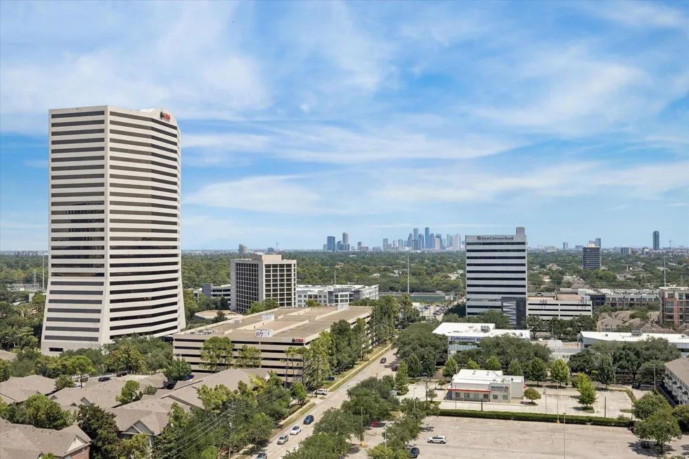 4521 San Felipe #1503 Houston, TX 77027