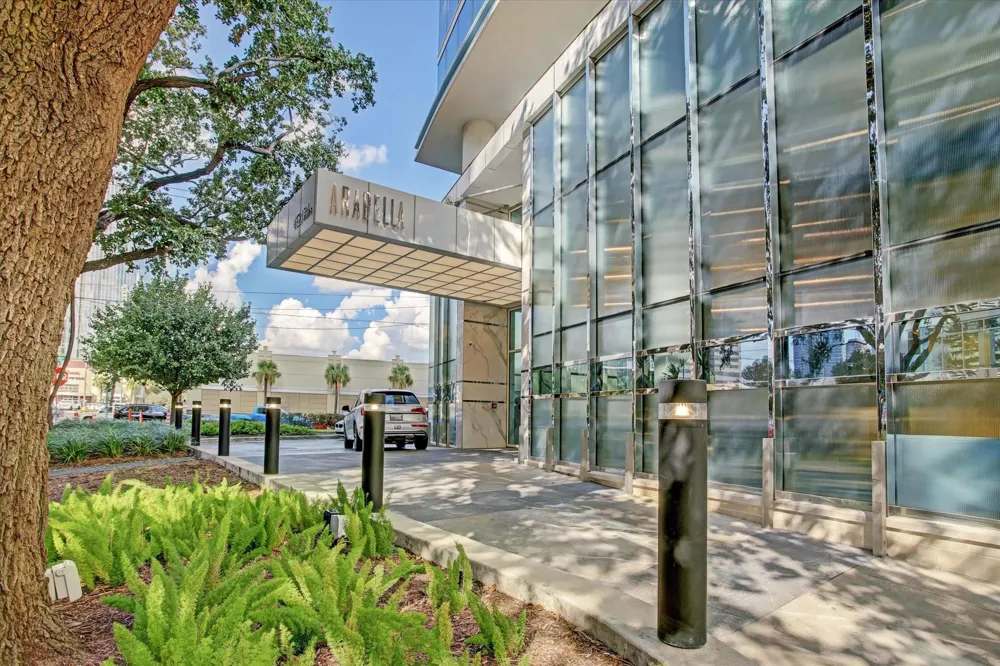 4521 San Felipe #1503 Houston, TX 77027
