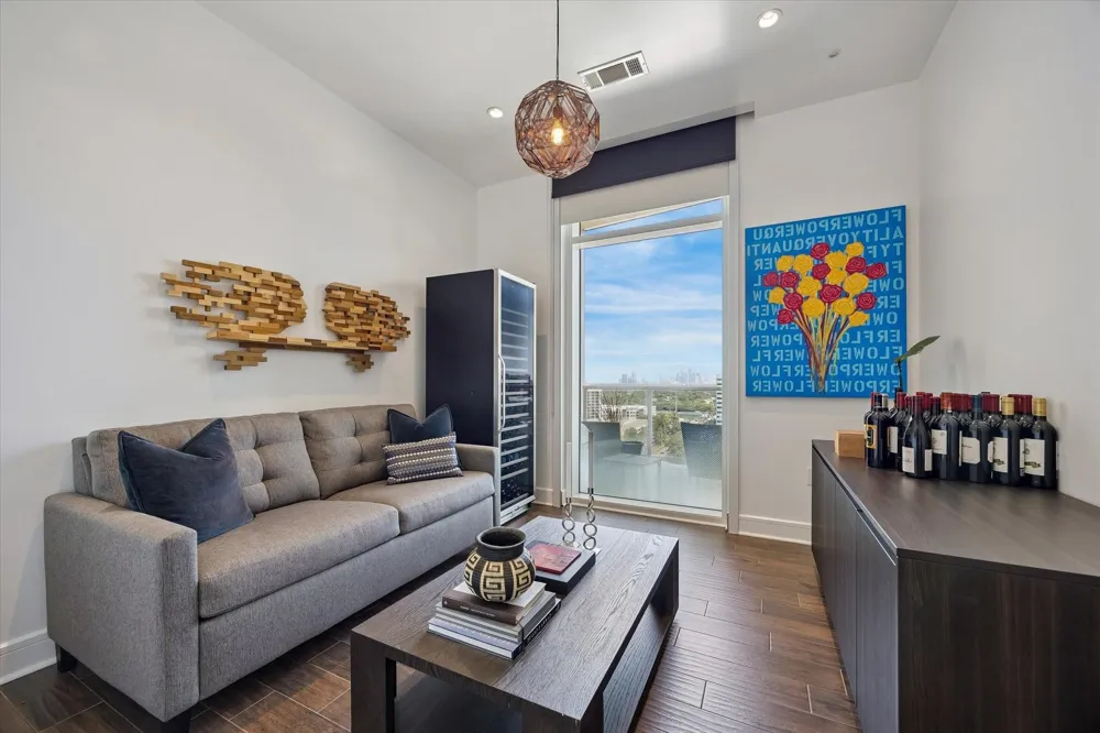 4521 San Felipe #1503 Houston, TX 77027
