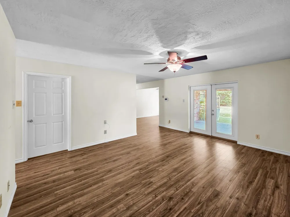 1438 W Palm Drive Winnie, TX 77665