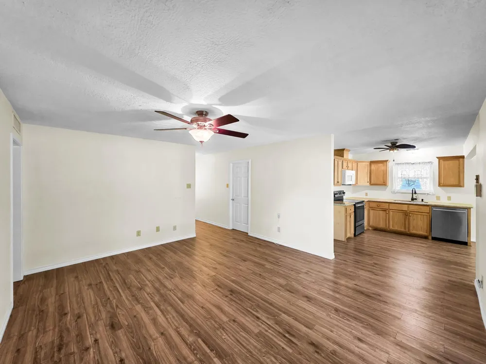 1438 W Palm Drive Winnie, TX 77665