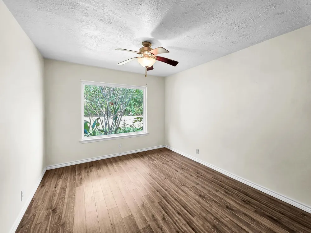 1438 W Palm Drive Winnie, TX 77665