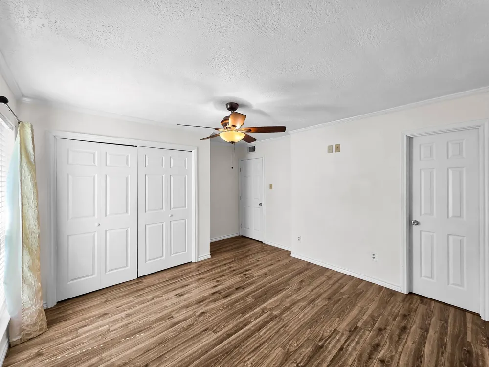 1438 W Palm Drive Winnie, TX 77665