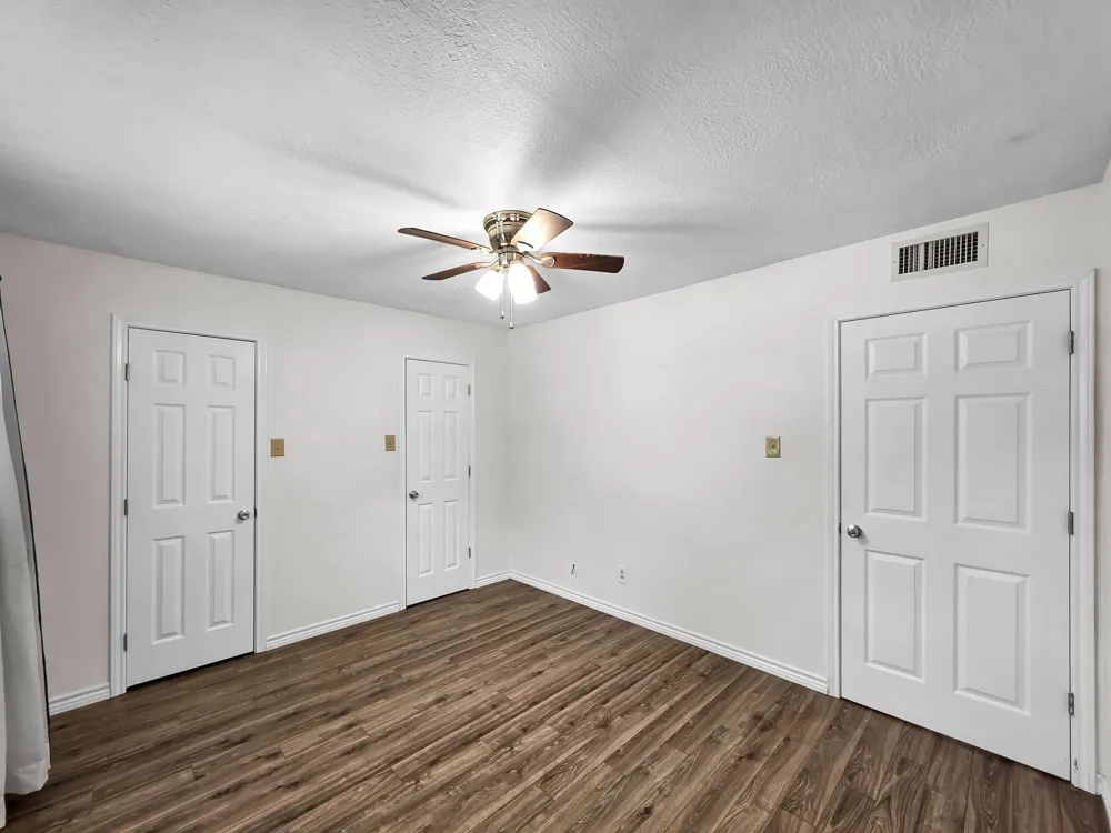 1438 W Palm Drive Winnie, TX 77665