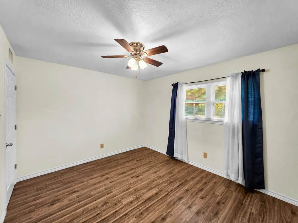 1438 W Palm Drive Winnie, TX 77665