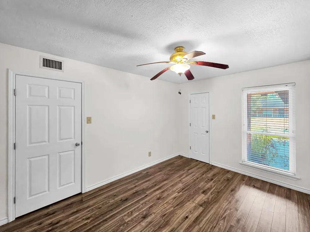 1438 W Palm Drive Winnie, TX 77665