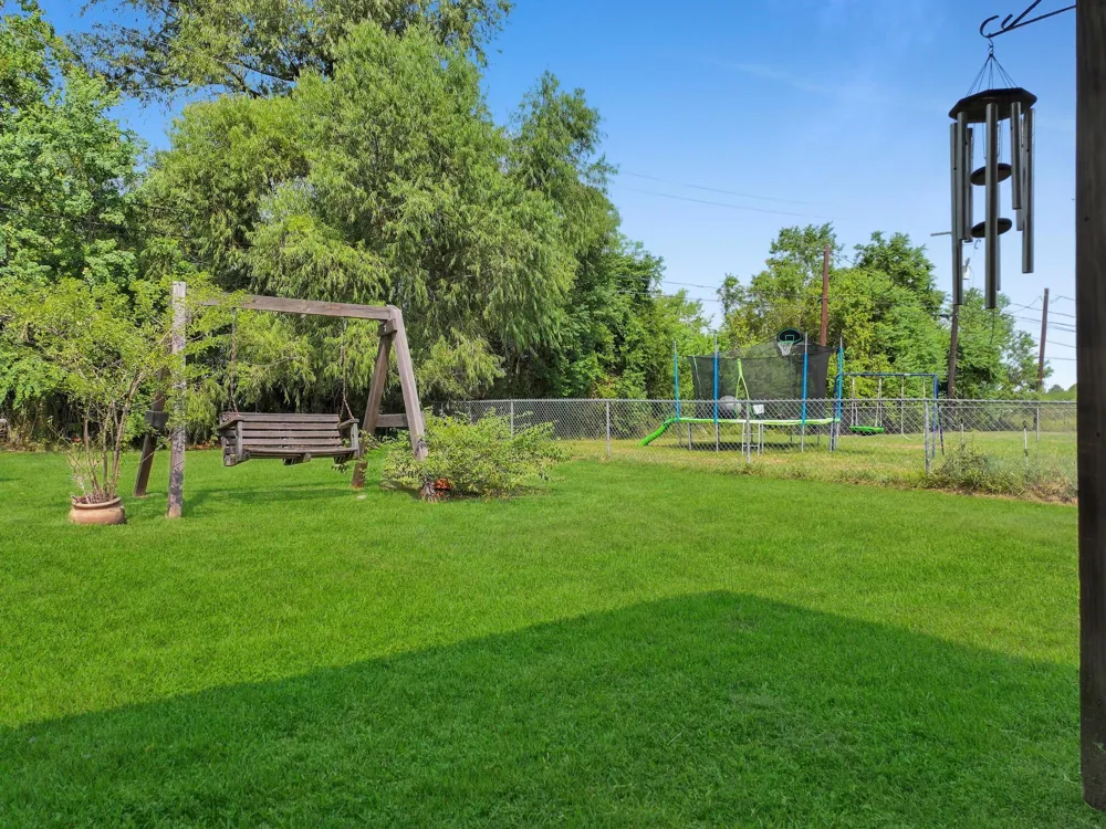 1438 W Palm Drive Winnie, TX 77665