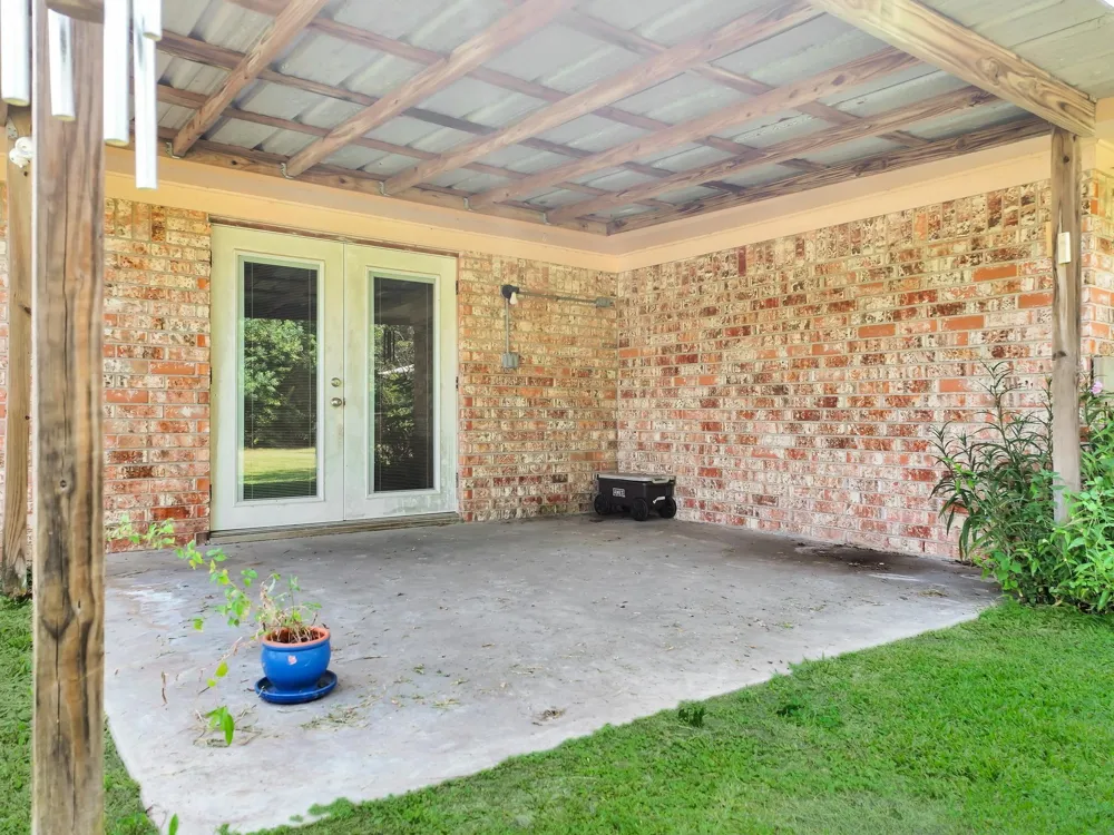 1438 W Palm Drive Winnie, TX 77665