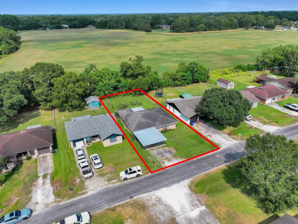 1438 W Palm Drive Winnie, TX 77665