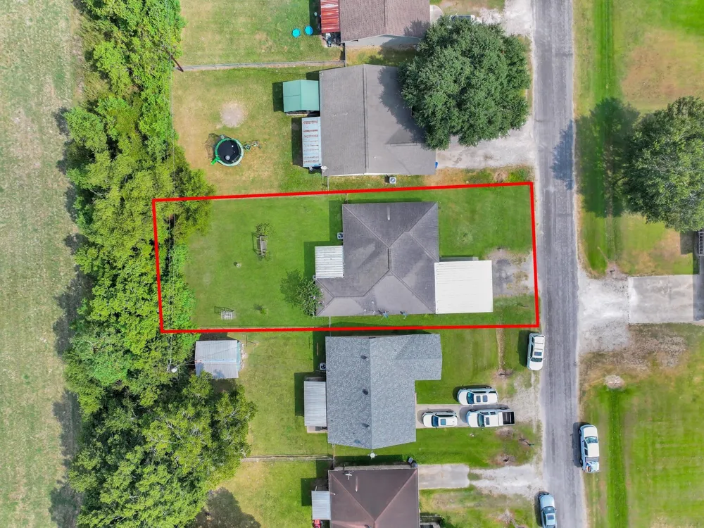 1438 W Palm Drive Winnie, TX 77665