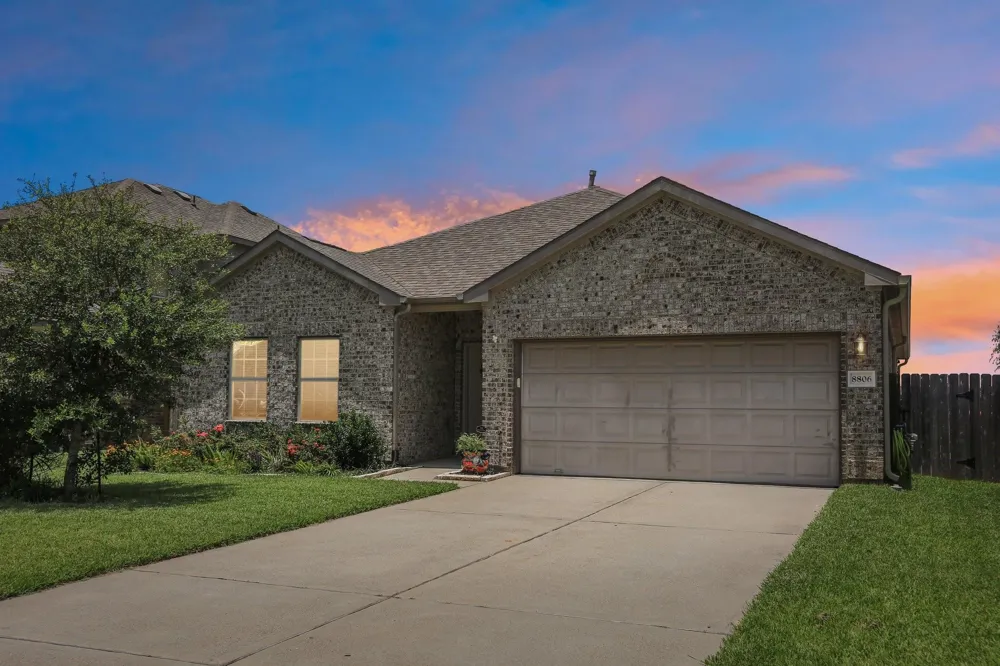 8806 Explorer Drive Texas City, TX 77591