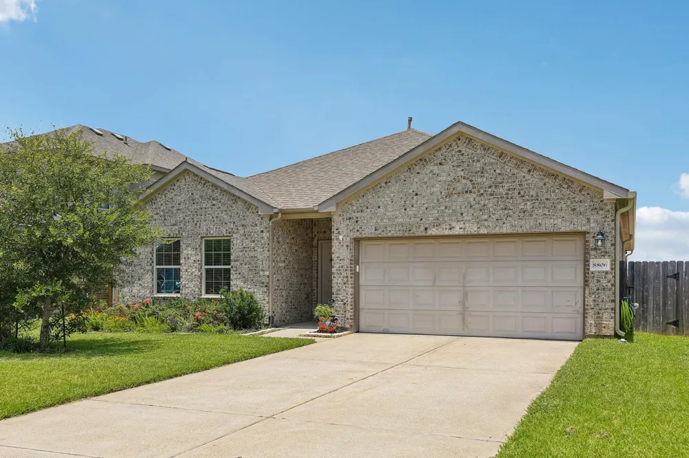 8806 Explorer Drive Texas City, TX 77591