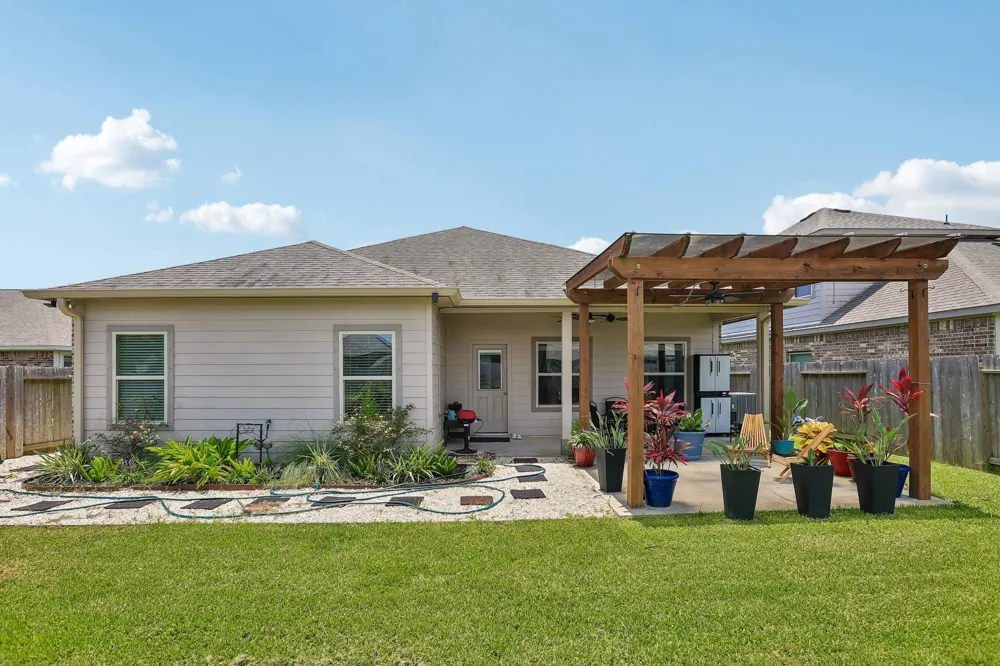 8806 Explorer Drive Texas City, TX 77591