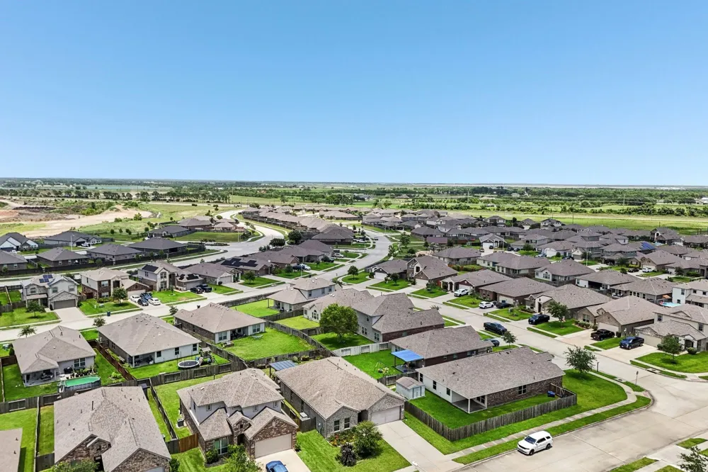 8806 Explorer Drive Texas City, TX 77591