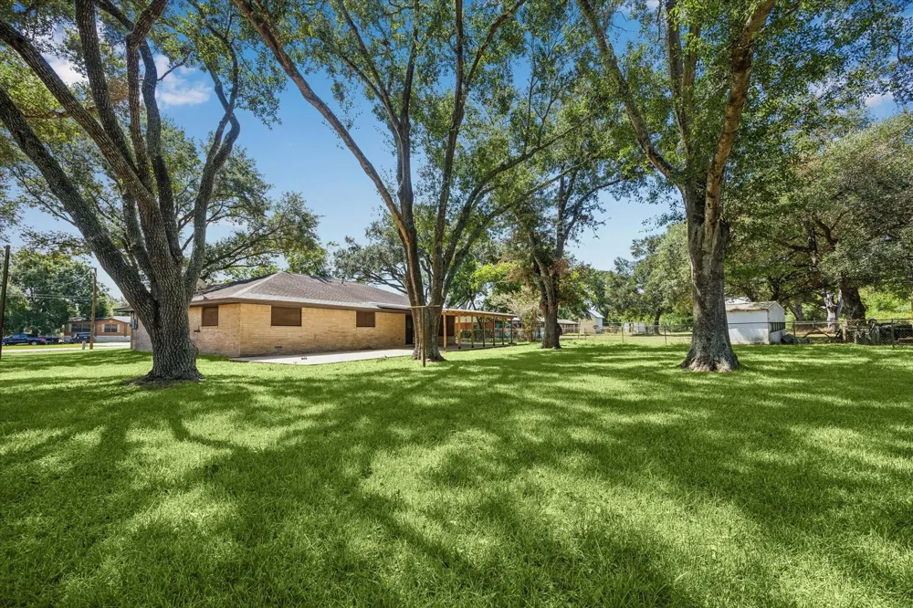 262 Old San Felipe Road Sealy, TX 77474