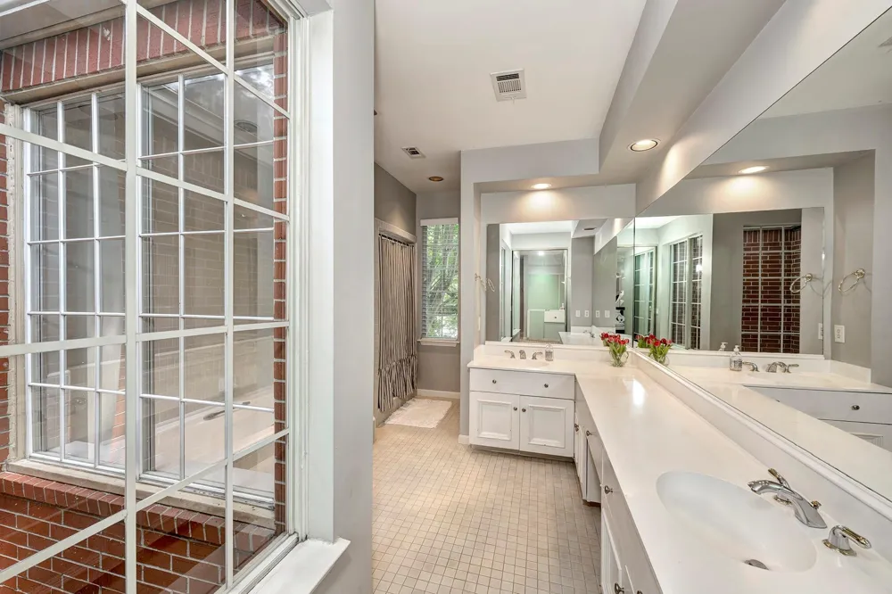 4904 Yoakum Boulevard Houston, TX 77006