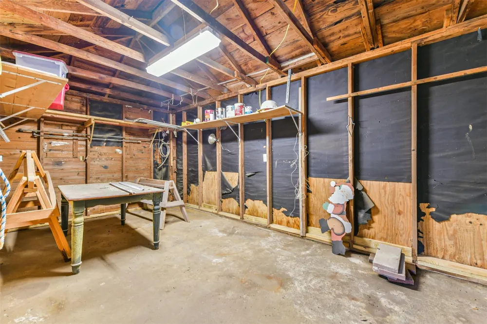 5723 Stewart Avenue Galveston, TX 77551